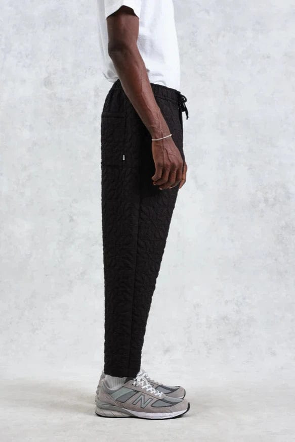 WAX LONDON Pantalons Pantalon Wax London - Black Petal Quilt Trousers